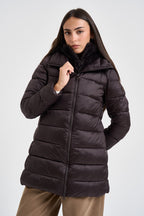 Piumino donna cappuccio in ecopelliccia marrone scuro D40280W 40009 SAVE THE DUCK 