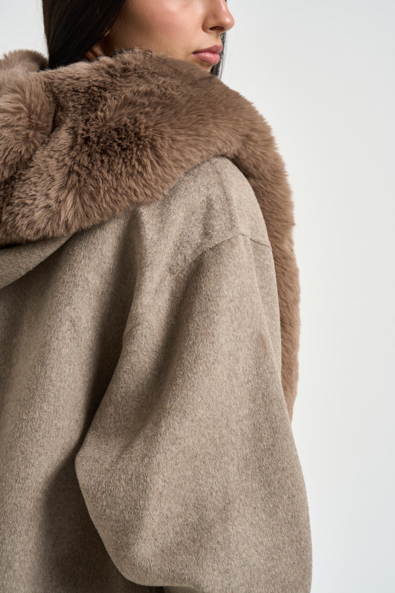 Cappotto donna collo in eco pelliccia tortora PM0174 150992062 SEVENTY 