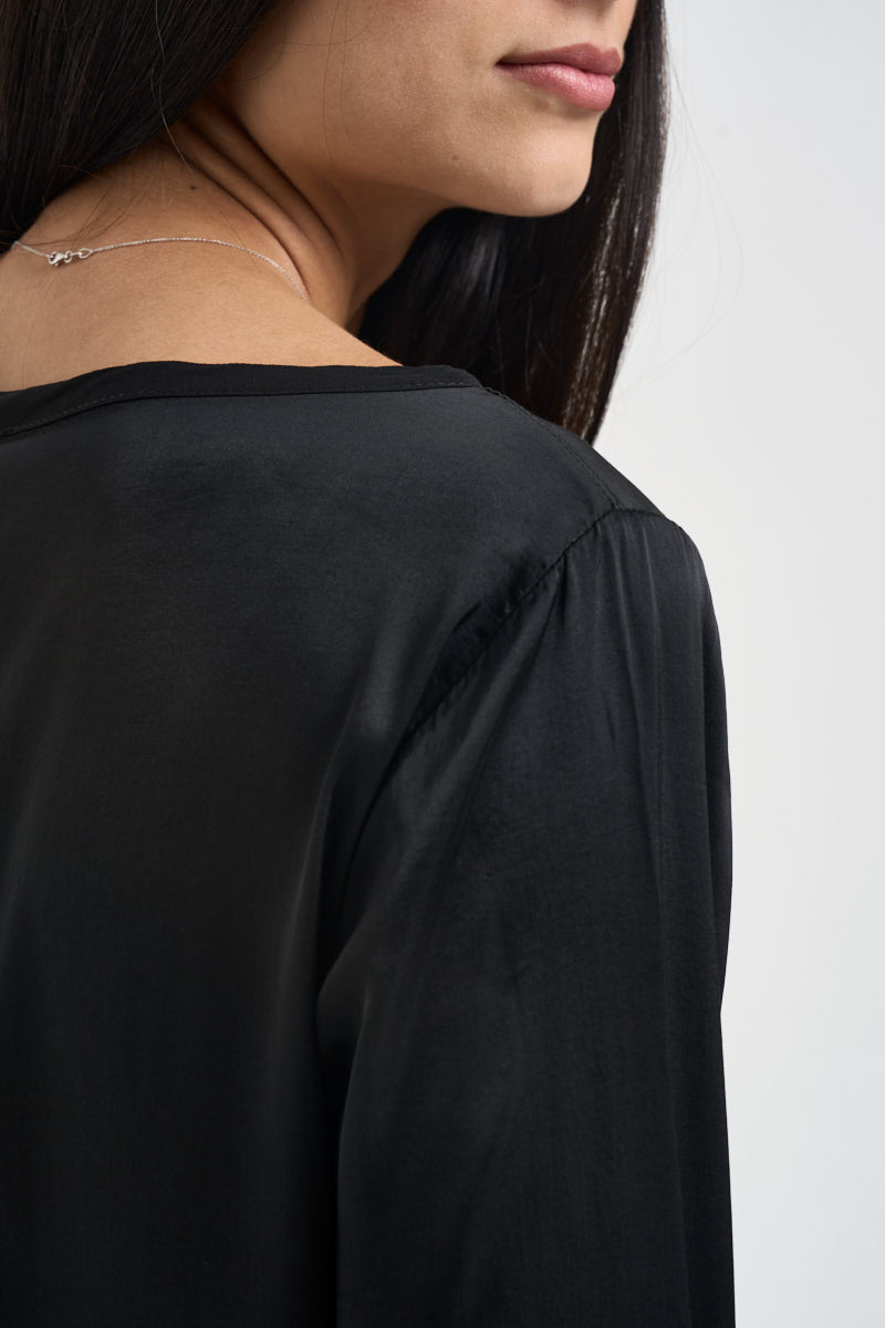 Blusa donna satinata manica lunga nera E651BU NERO SUSY MIX 