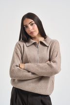 Maglia donna con inserto a V beige WL7370 BEIGE TENSIONE IN 