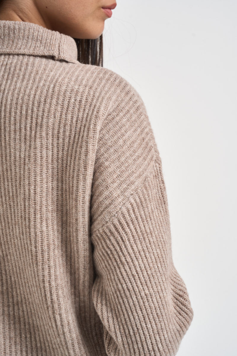Maglia donna con inserto a V beige WL7370 BEIGE TENSIONE IN 