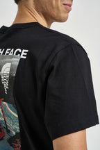 T-shirt uomo con stampa sul retro nera 8H5K JK3 THE NORTH FACE 