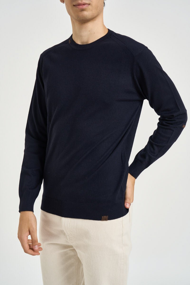 Maglia uomo con toppa ricamata blu navy 6104226 205 VITTORIO FERRIERI 