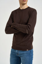 Maglia uomo con toppa ricamata marrone 6104226 623 VITTORIO FERRIERI 