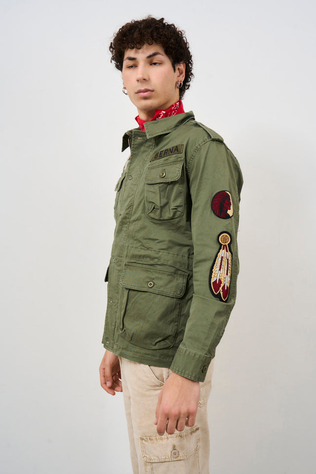 Giacca uomo verde militare con patches e tasche all-over