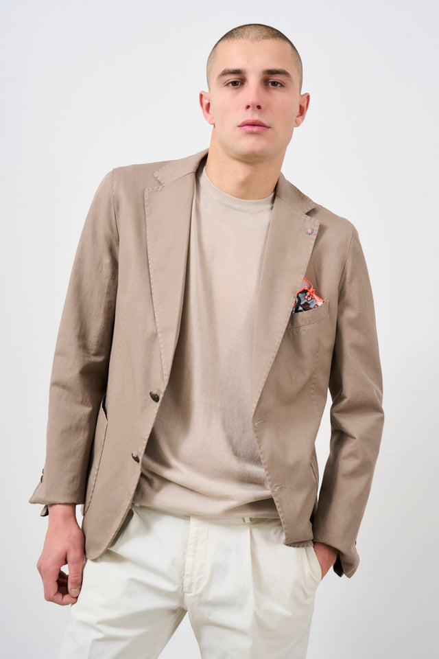 Single-breasted men's jacket with pocket
