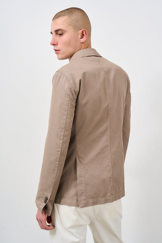 Single-breasted men's jacket with pocket