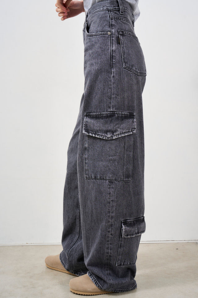 Women's jeans with 4 cargo pockets
