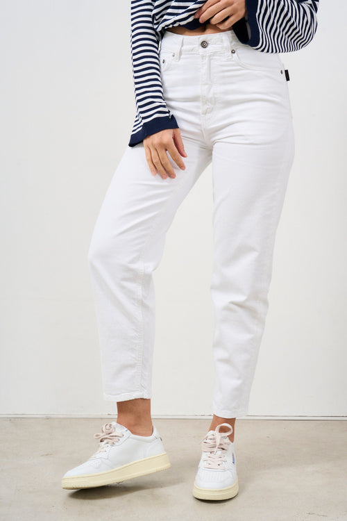 White cropped women's jeans