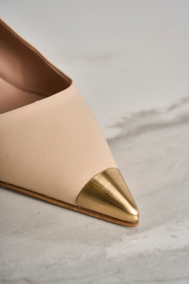 Open toe heel with gold-colored tip