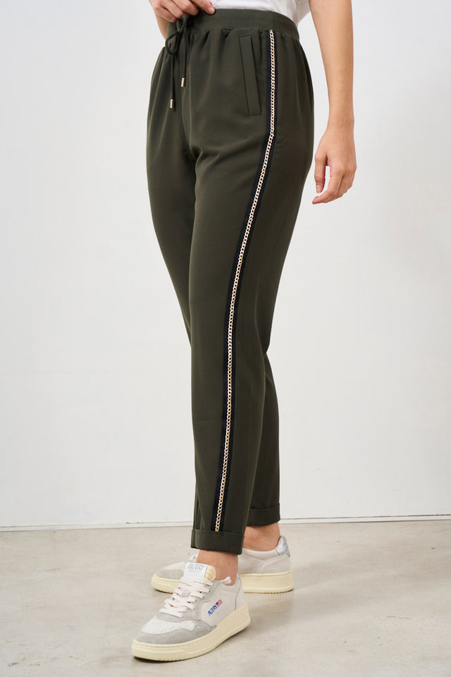 Women's sports trousers with chain detail