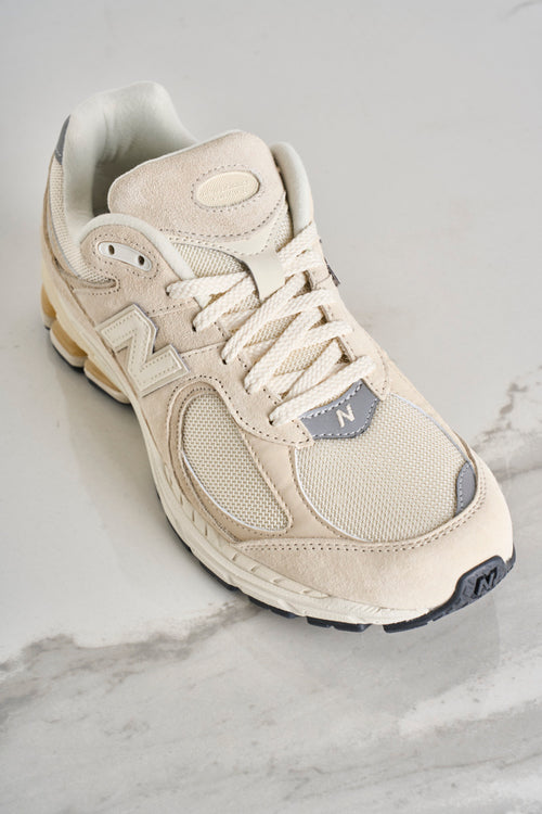 NEW BALANCE Sneakers uomo 2002R beige - 2