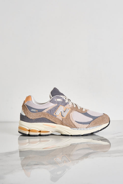 NEW BALANCE Sneakers uomo 2002R - 1