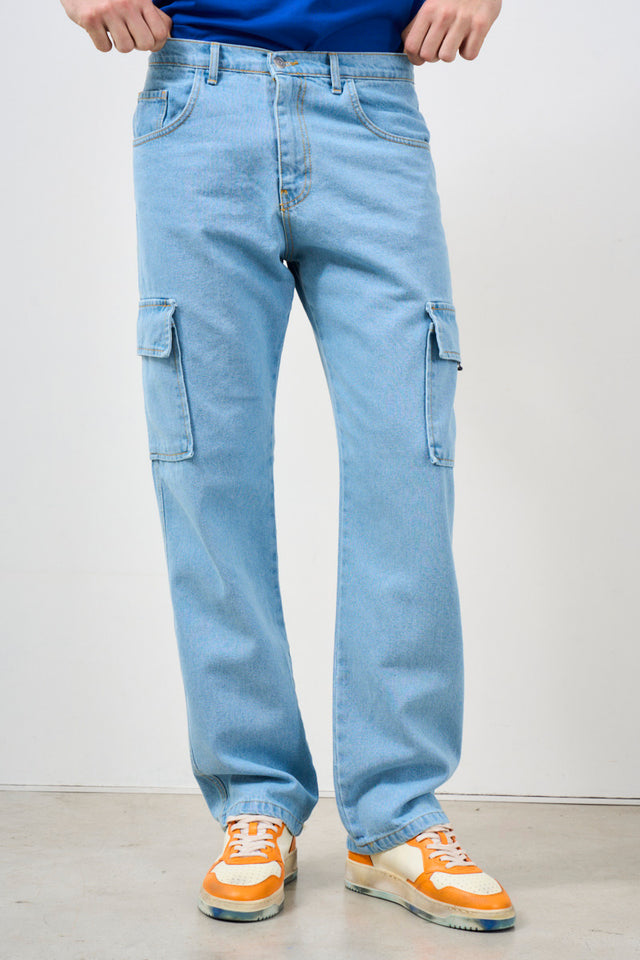 Jeans uomo con tasche cargo