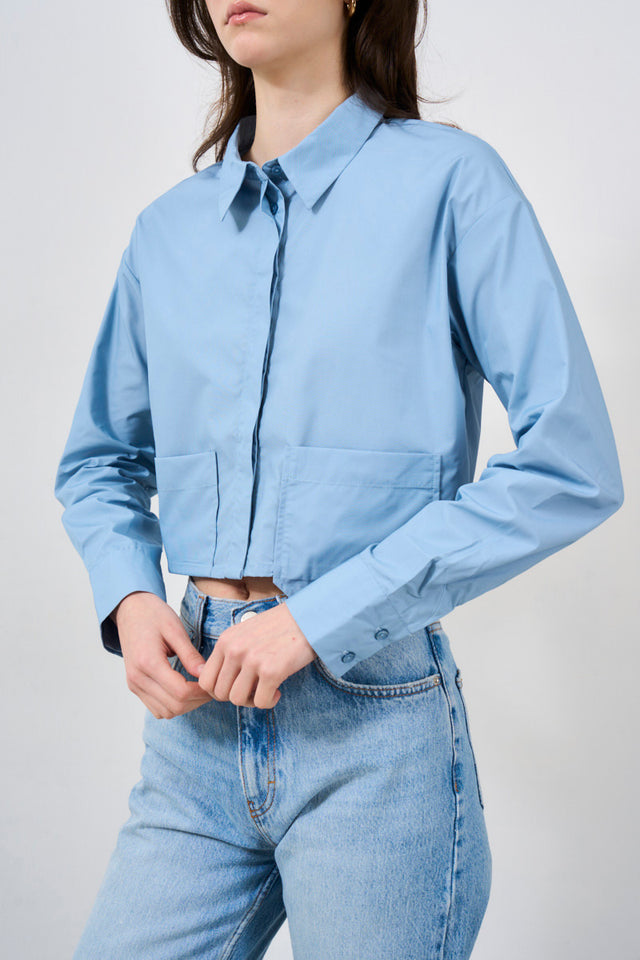 Cropped women's shirt with pockets