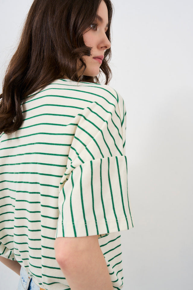Striped T-shirt with tulle brooch