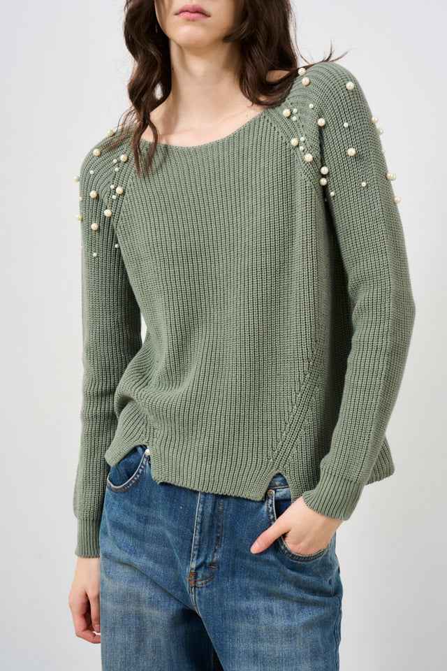 Women's ribbed sweater with pearls