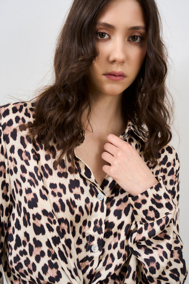 Women's animalier shirt with knot