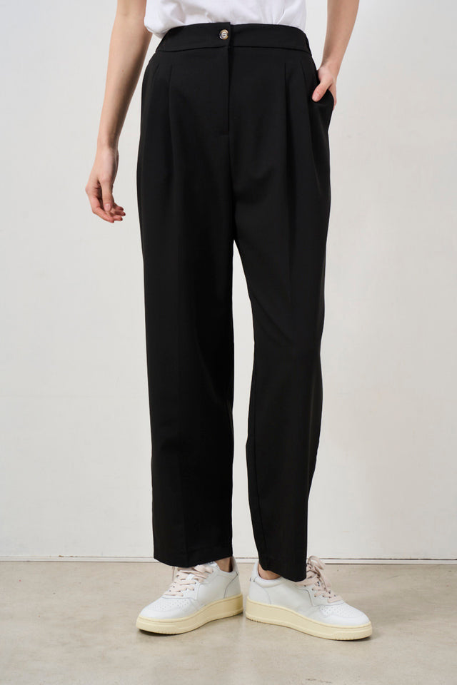 Women's trousers with pleats