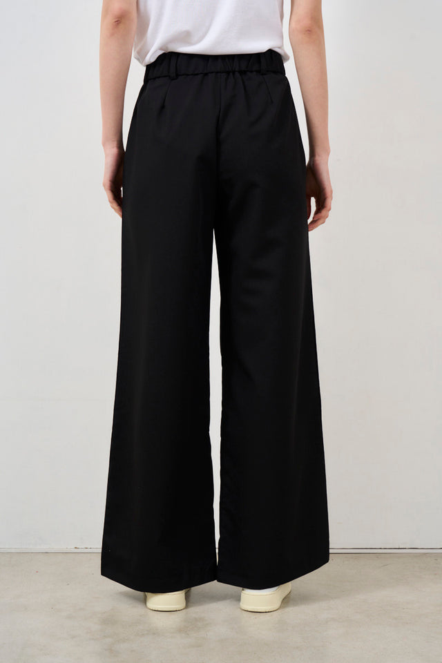 Casual women's trousers with pleats
