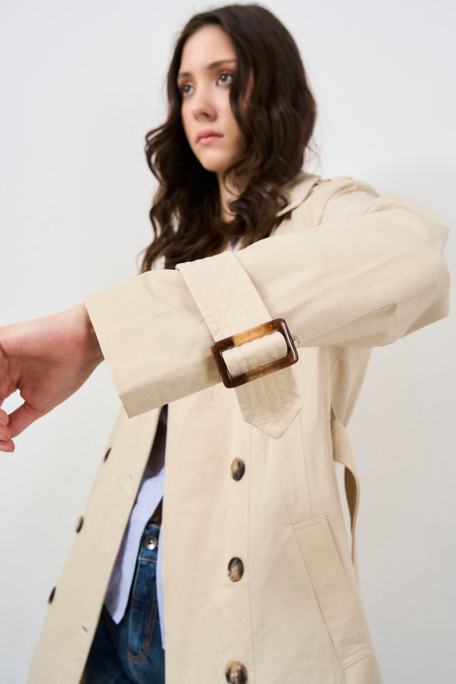 Double-breasted women's trench coat in cotton