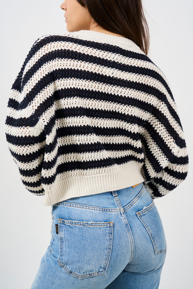 Women's sweater with pocket