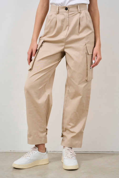 Pantalone donna cargo beige con fondo regolabile