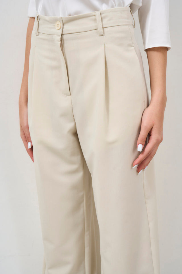 Women's trousers with ivory white pleats