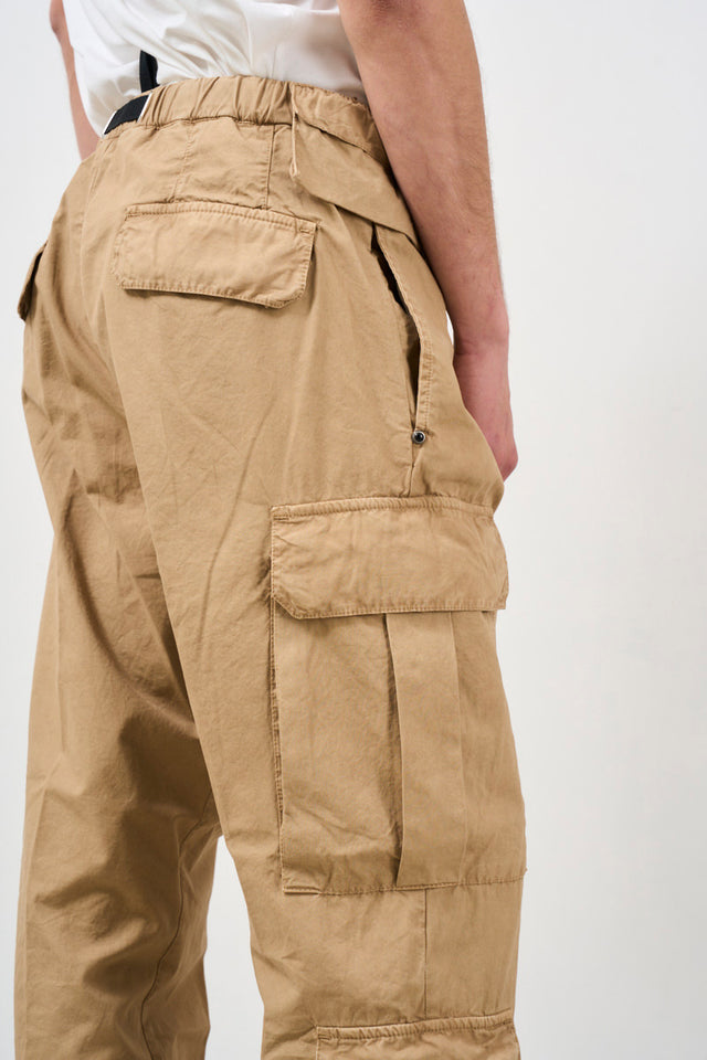 Men's trousers with cargo pockets and drawstring