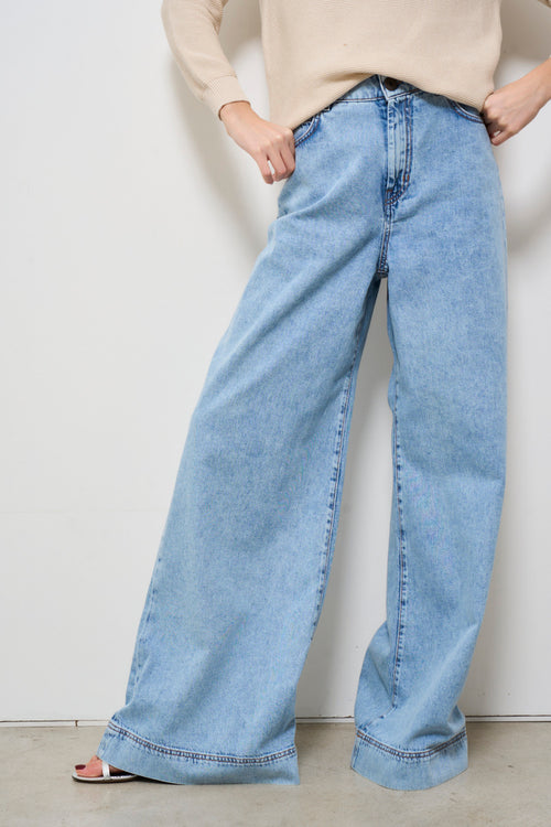 Jeans donna over in denim chiaro