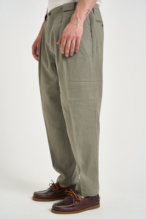 Pantalone uomo in lino con pinces verde - 2