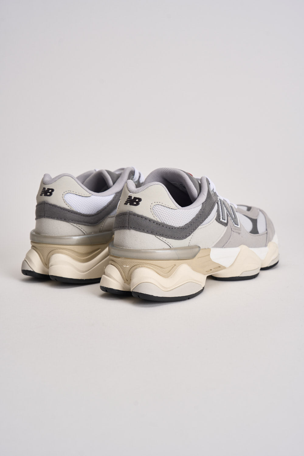 Sneakers donna 9060 grigia GC9060 GY NEW BALANCE 