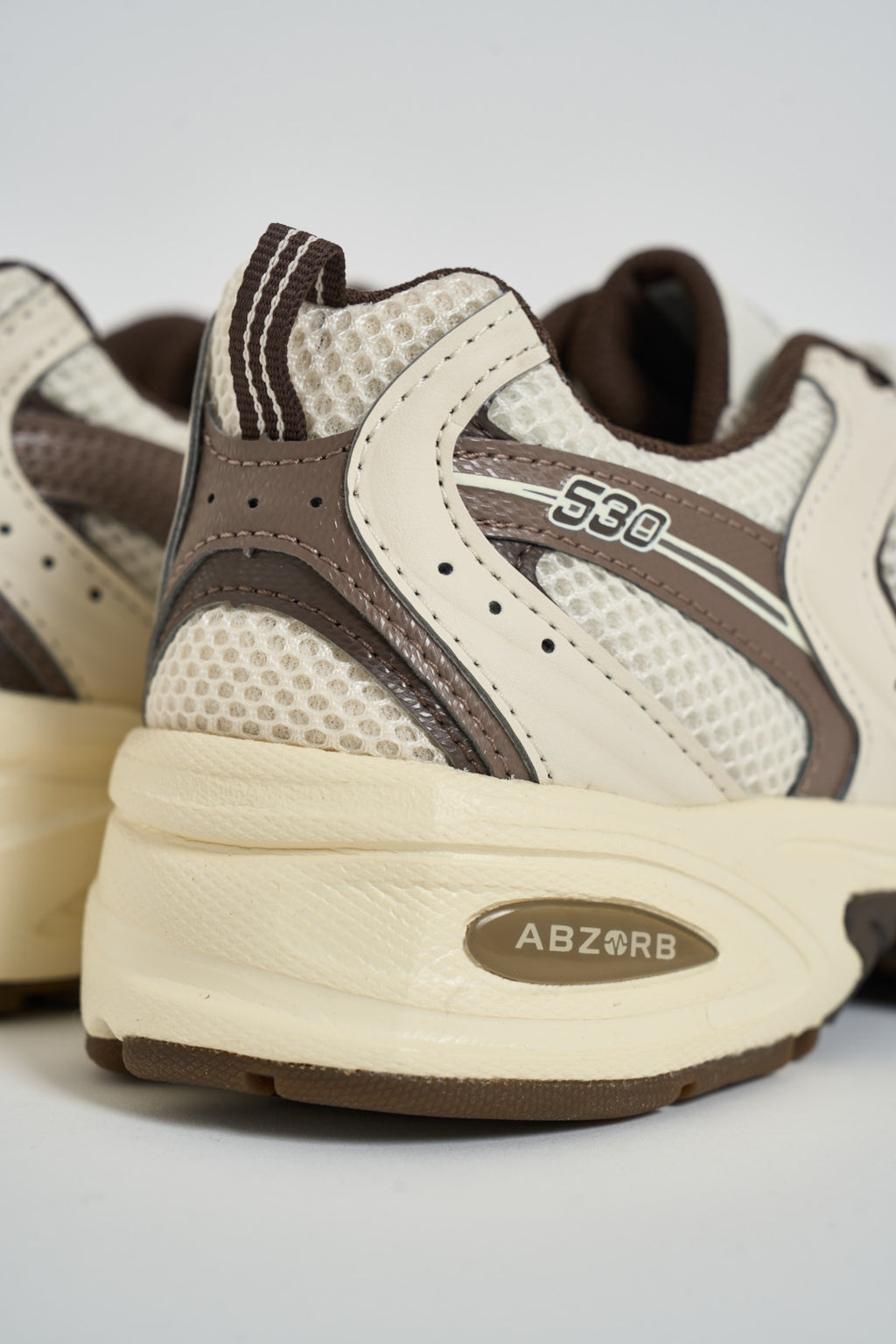 Sneakers donna 530 marrone e avorio MR530 ASM NEW BALANCE 