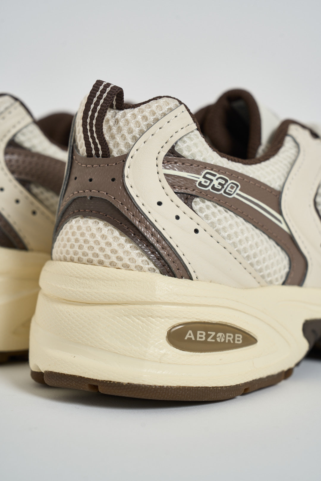 Sneakers donna 530 marrone e avorio MR530 ASM NEW BALANCE 