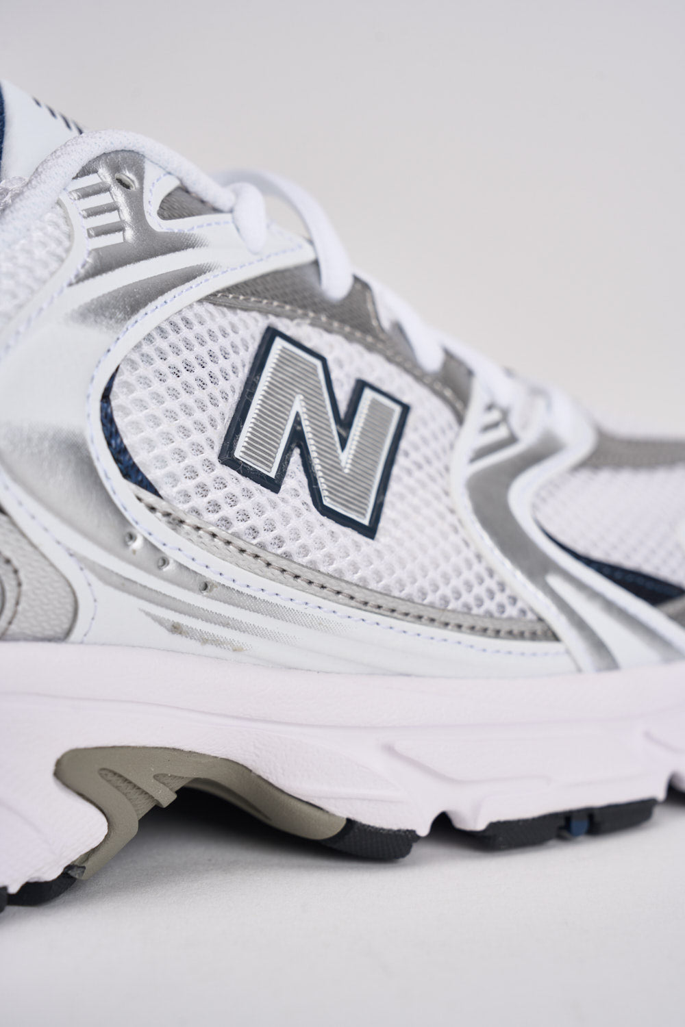 Sneakers uomo 530 bianca e blu MR530U SG NEW BALANCE 