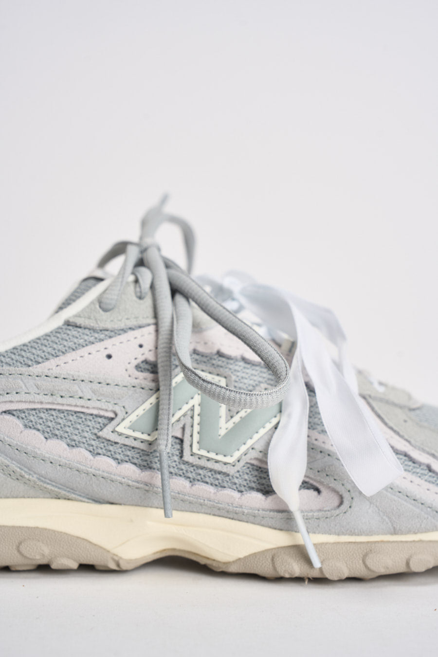 Sneakers donna 204L in suede grigia U204 L5AV NEW BALANCE 