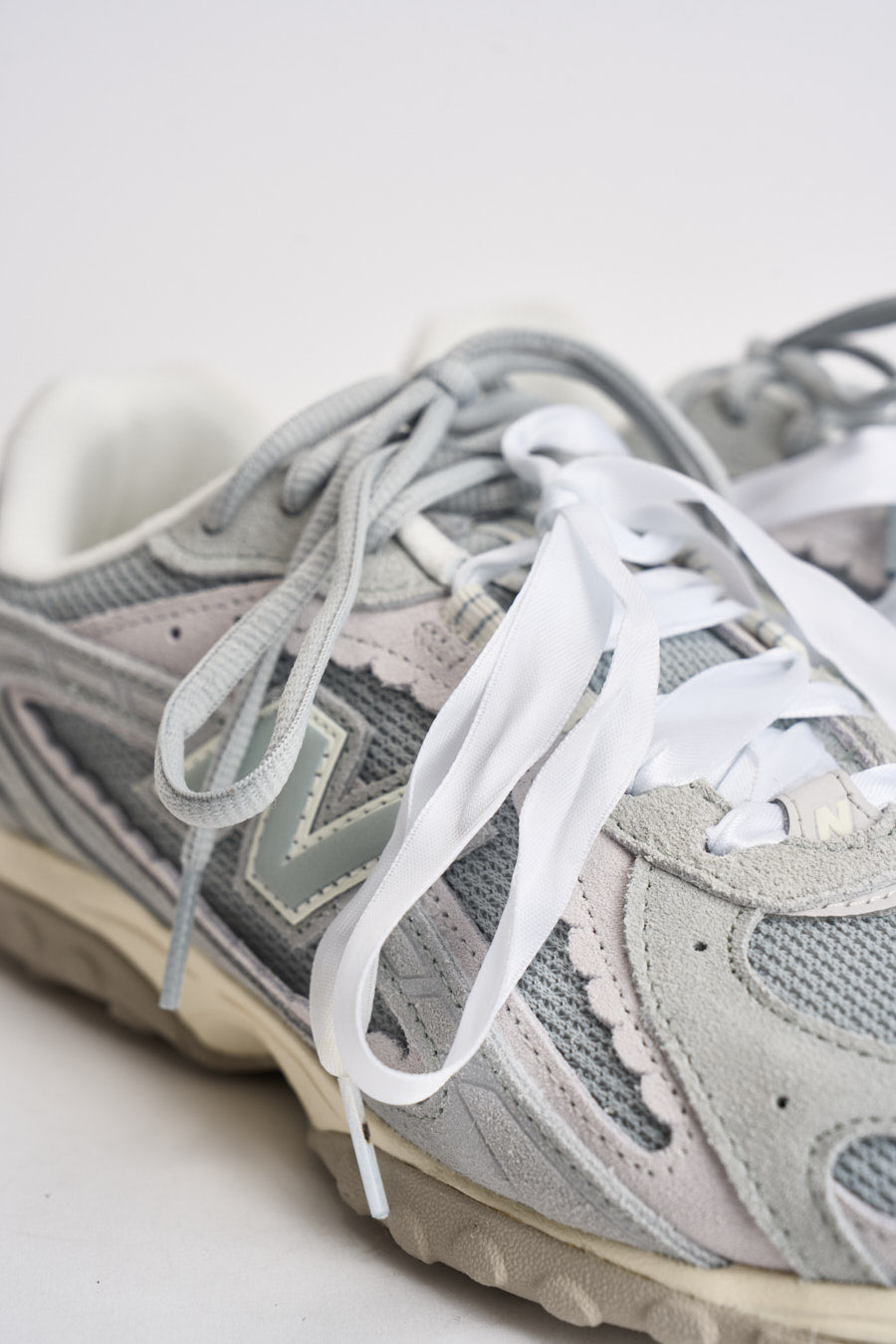 Sneakers donna 204L in suede grigia U204 L5AV NEW BALANCE 