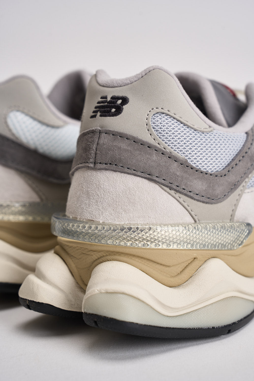 Sneakers uomo 9060 bianche e grigie U9060U GRY NEW BALANCE 