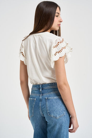 T-shirt donna con maniche in pizzo sangallo bianca - 3