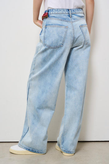 Jeans donna gamba dritta in denim chiaro - 3