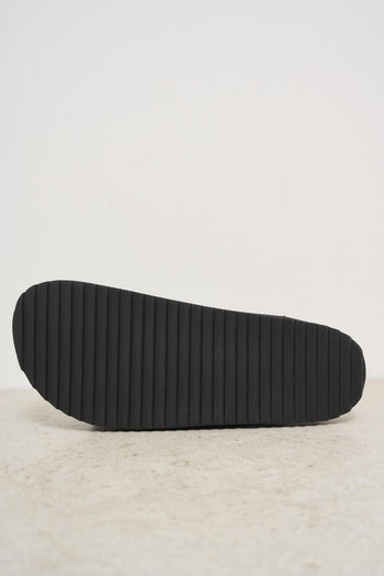 Women's sandal in black laminated raffia - 7