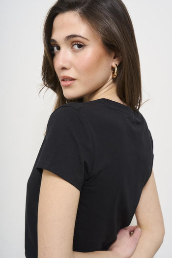 Women's black crew neck t-shirt - 4