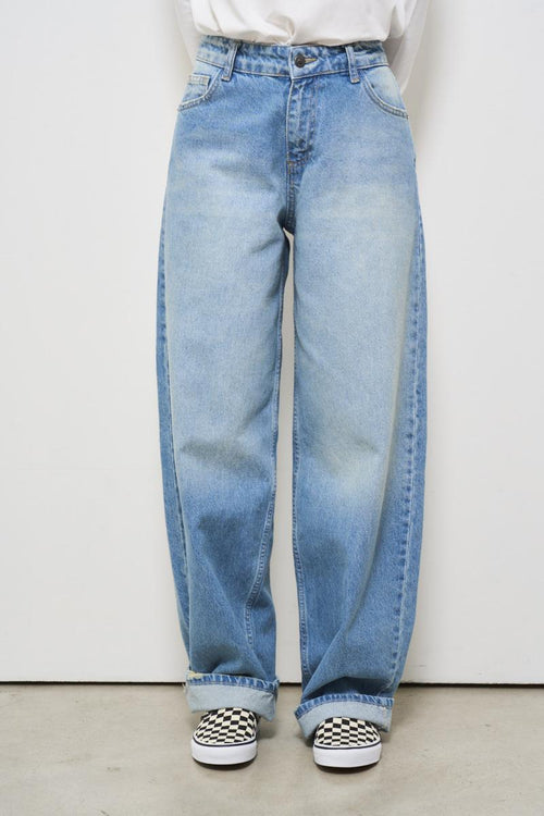 Jeans donna a uovo
