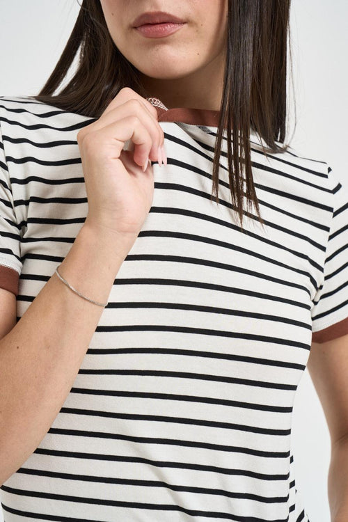 T-shirt donna a righe bianche e nere - 2