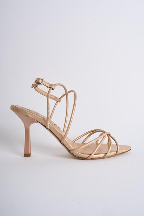 "Neva" sandal in real leather with elongated toe