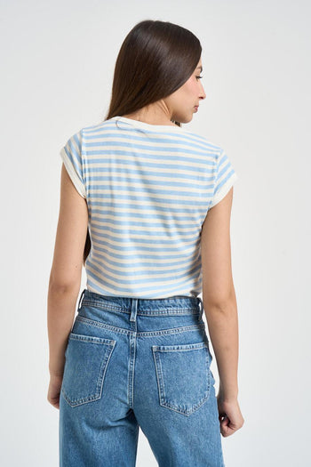 T-shirt donna a righe celeste e bianca - 3