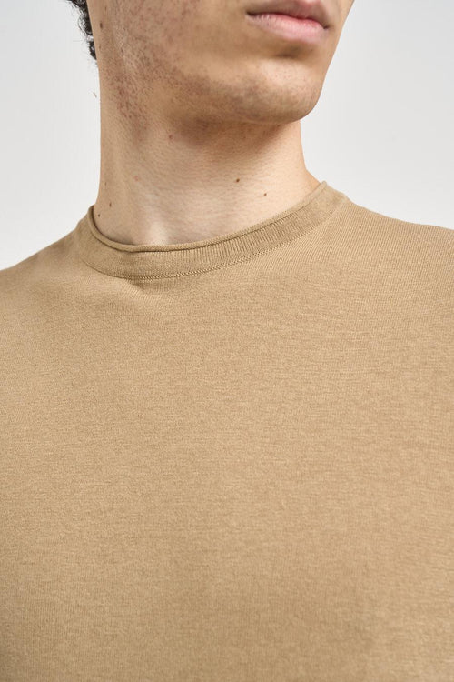 T-shirt uomo in maglia beige - 2