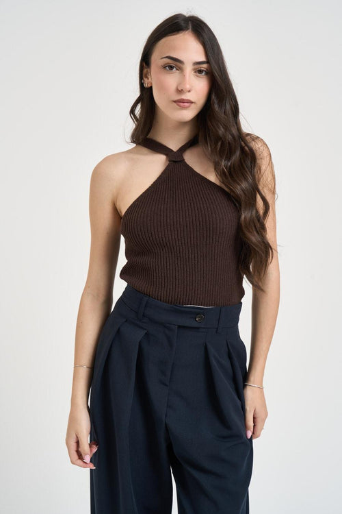 Top donna in maglia a costine marrone