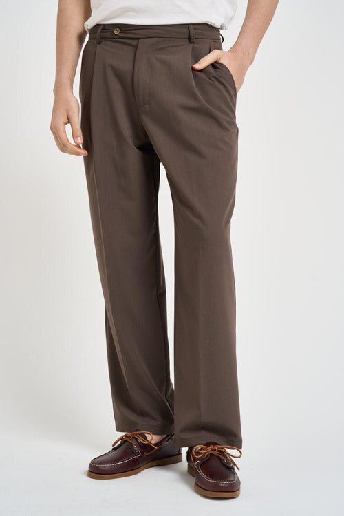 Pantalone uomo con pinces marrone