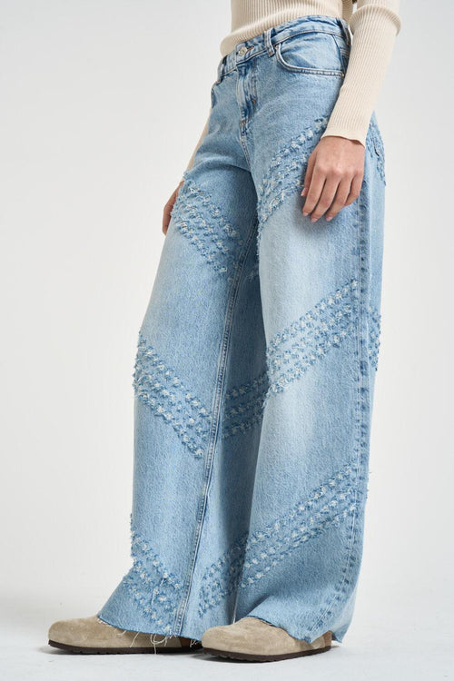 Jeans donna punzonato in denim chiaro - 2